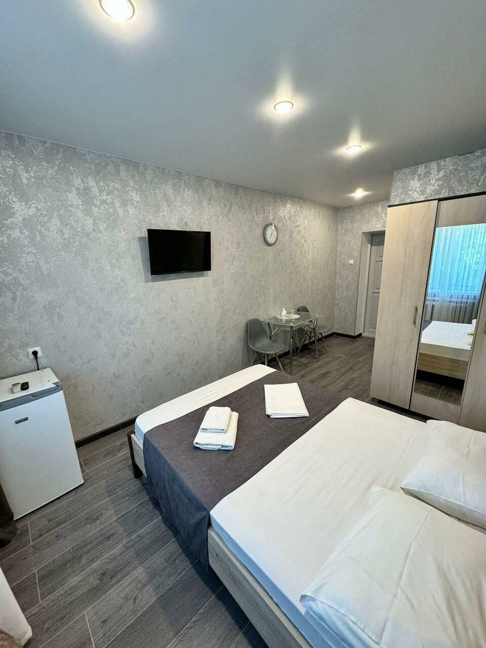 Номер стандарт с 1 двуспальной кроватью